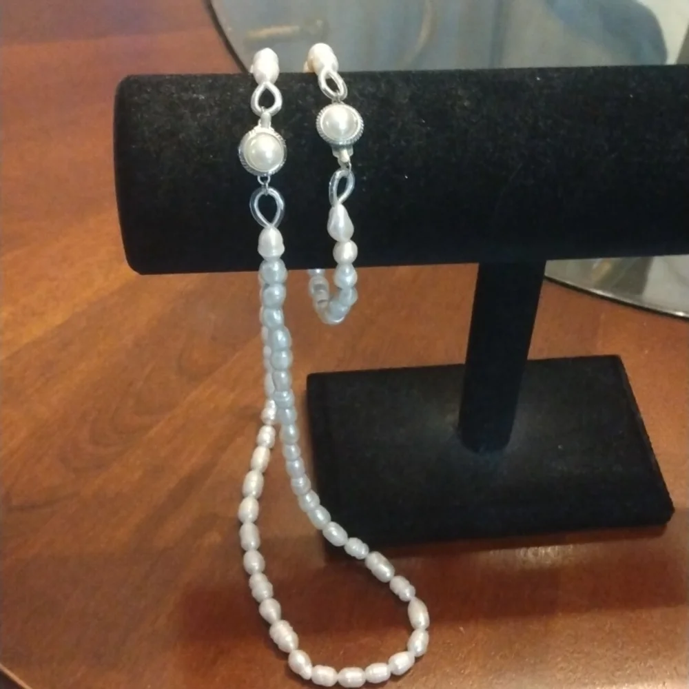 Fresh Water Pearls Necklace and Bracelet